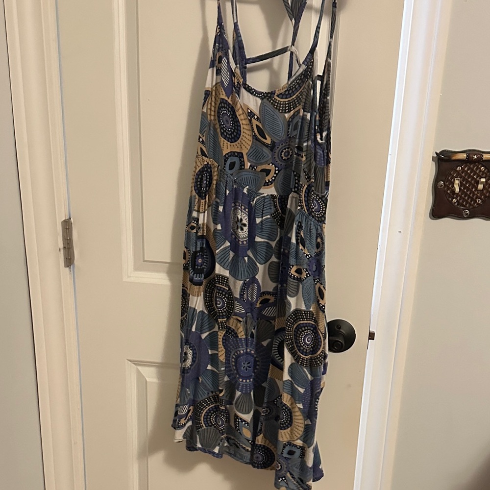 Elegant Backless Floral Dress in Blue and Tan